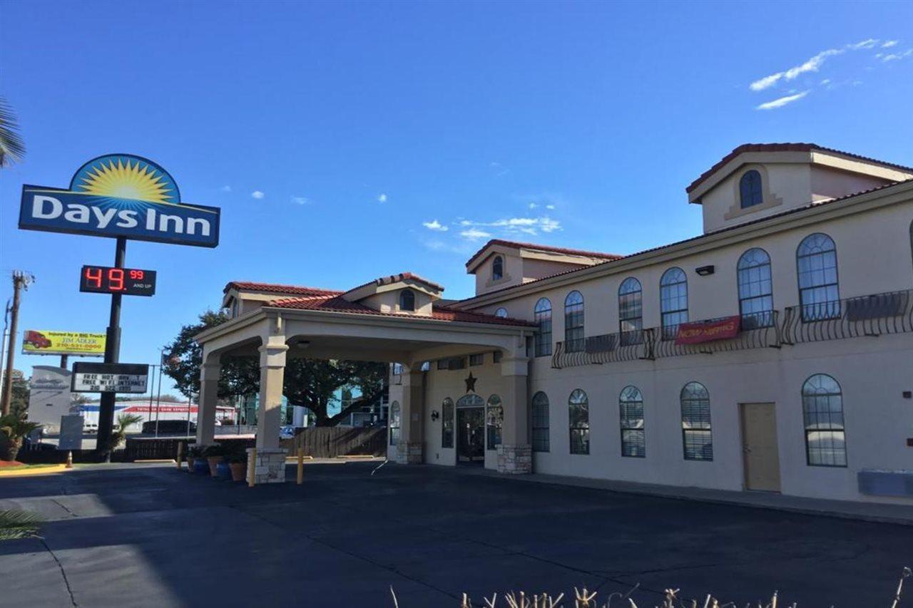 Days Inn By Wyndham Near Seaworld San Antonio Ngoại thất bức ảnh