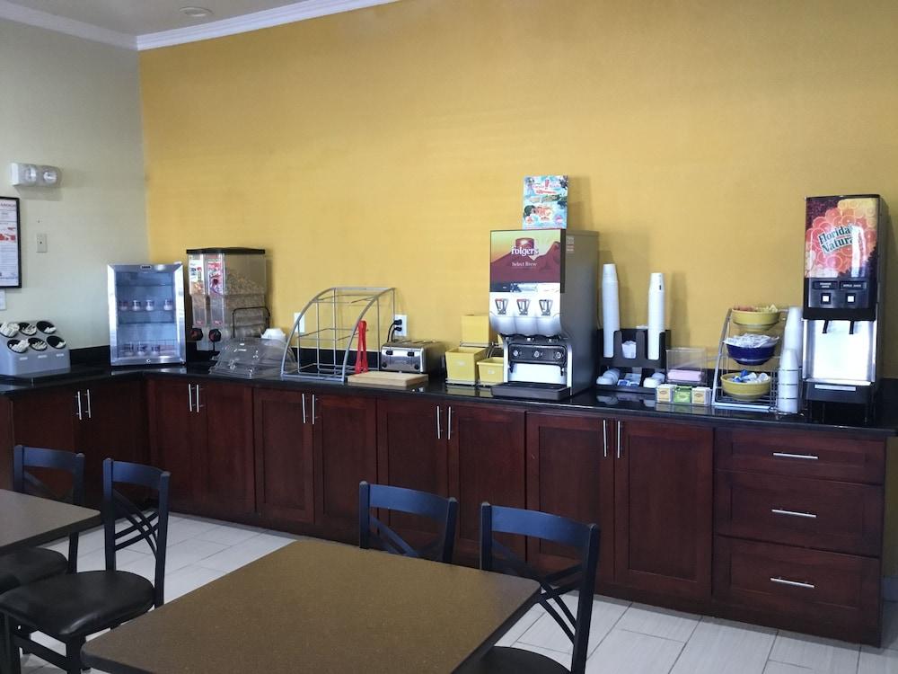 Days Inn By Wyndham Near Seaworld San Antonio Ngoại thất bức ảnh