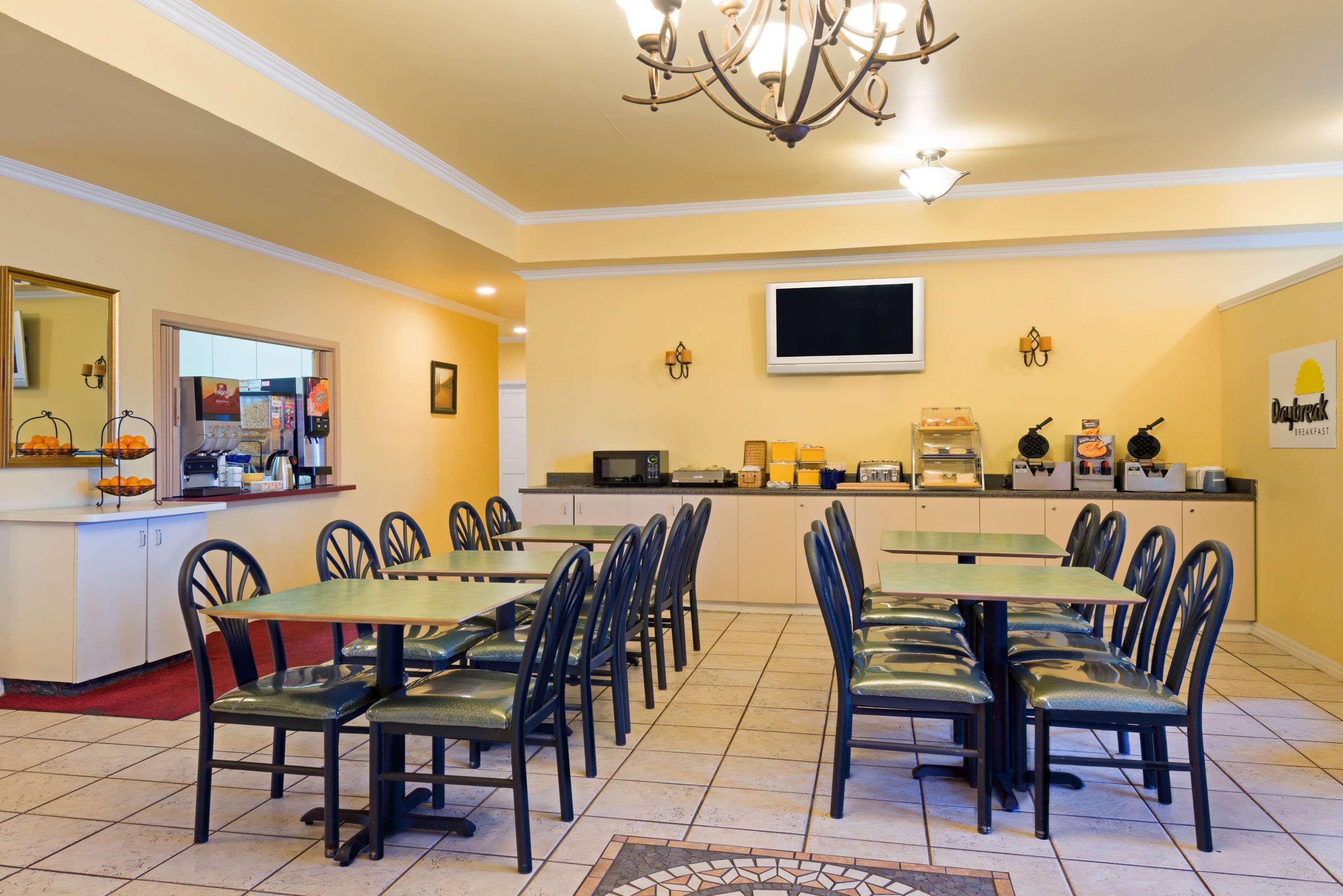 Days Inn By Wyndham Near Seaworld San Antonio Ngoại thất bức ảnh