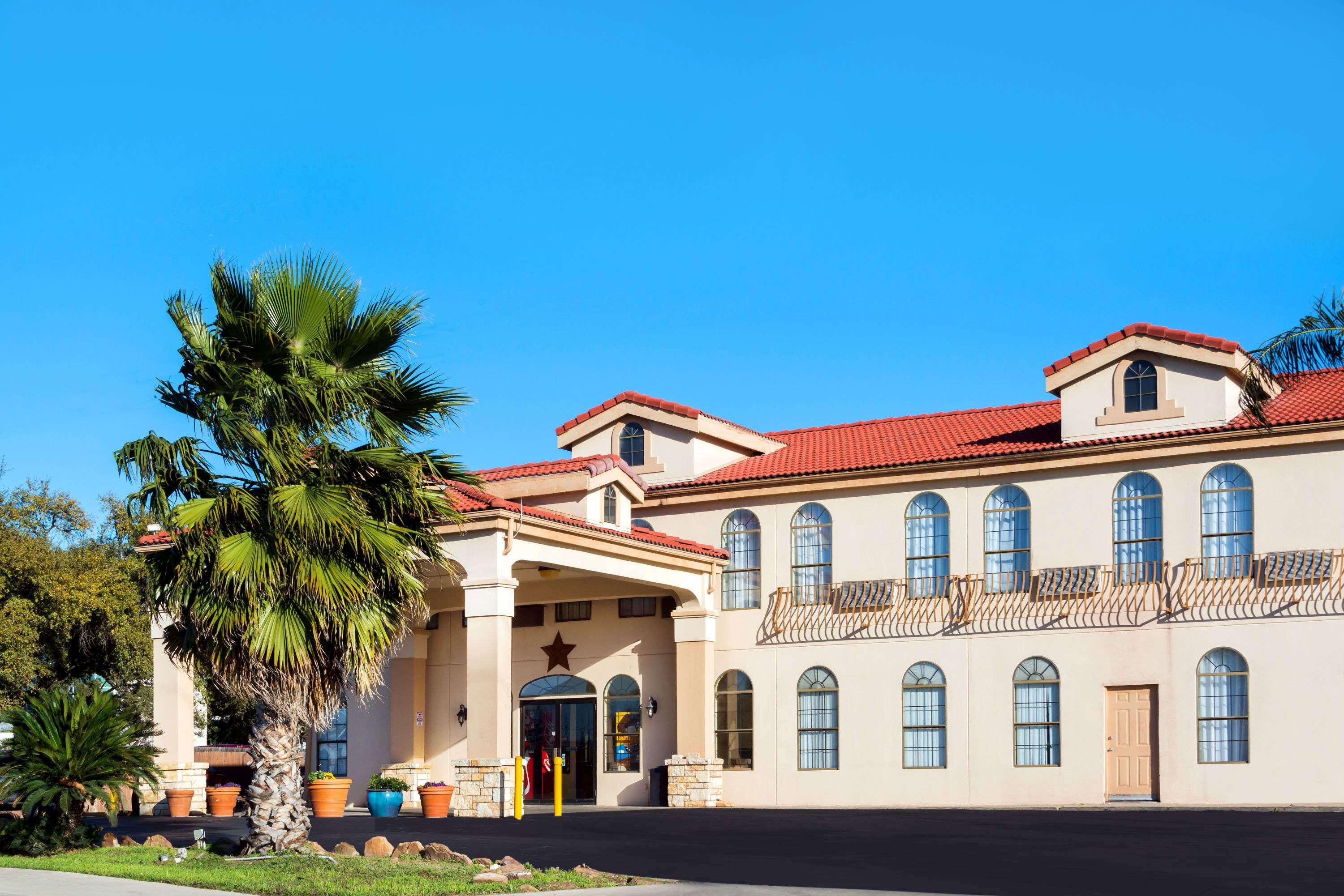 Days Inn By Wyndham Near Seaworld San Antonio Ngoại thất bức ảnh
