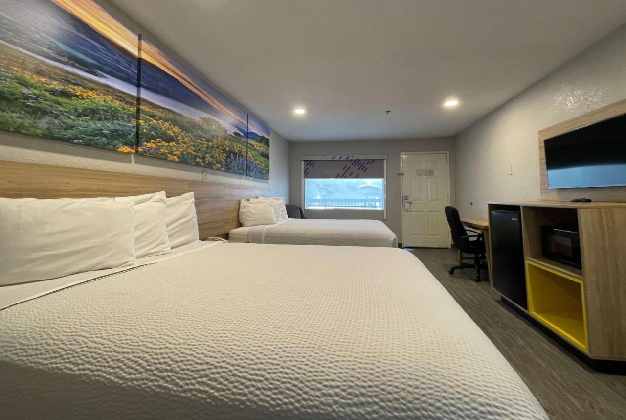 Days Inn By Wyndham Near Seaworld San Antonio Ngoại thất bức ảnh