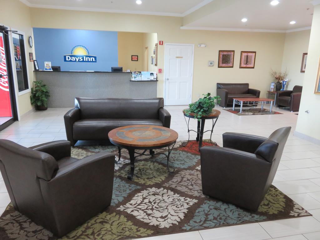 Days Inn By Wyndham Near Seaworld San Antonio Ngoại thất bức ảnh