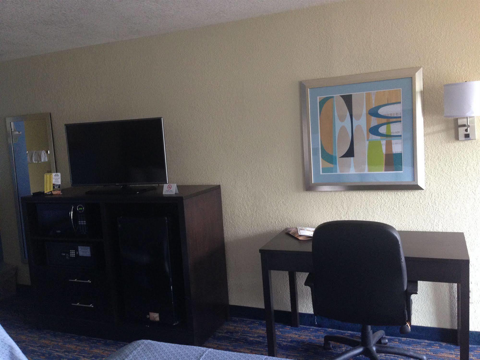 Days Inn By Wyndham Near Seaworld San Antonio Ngoại thất bức ảnh