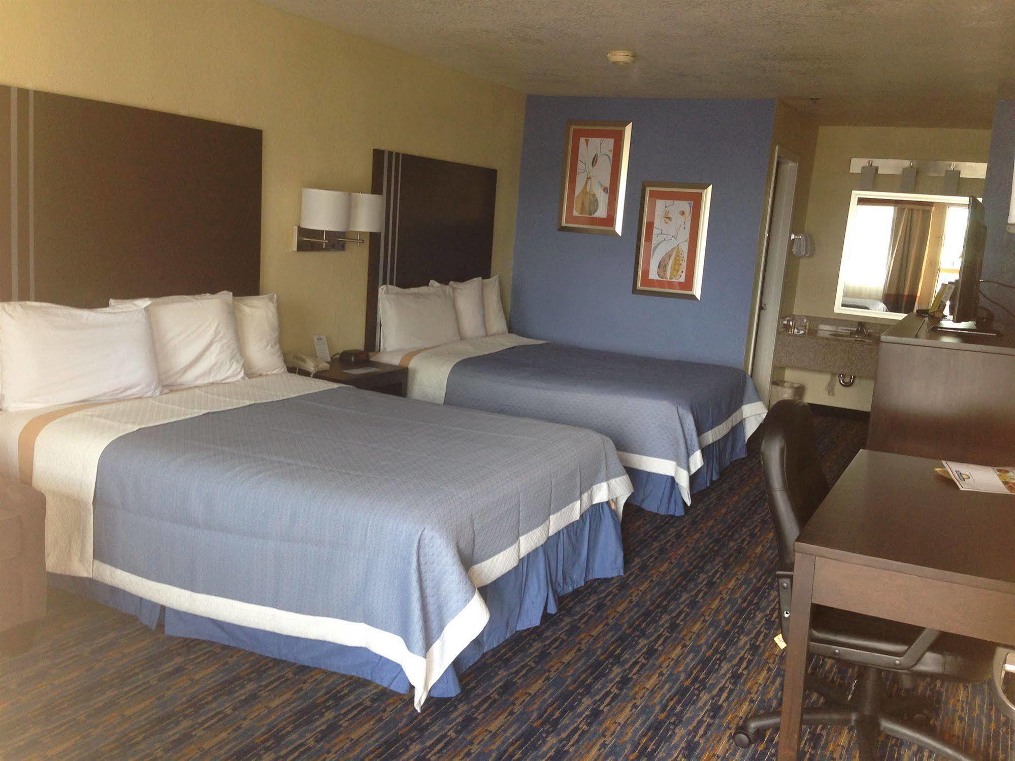 Days Inn By Wyndham Near Seaworld San Antonio Ngoại thất bức ảnh