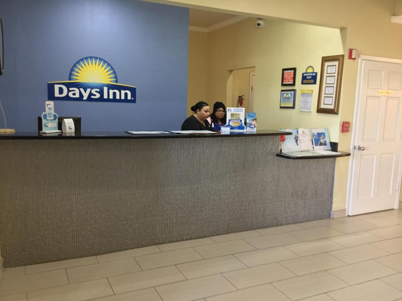 Days Inn By Wyndham Near Seaworld San Antonio Ngoại thất bức ảnh