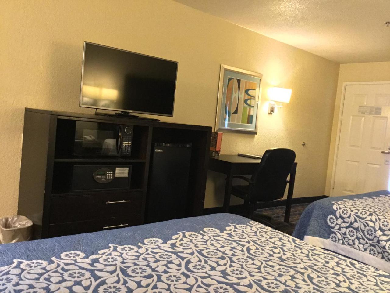 Days Inn By Wyndham Near Seaworld San Antonio Ngoại thất bức ảnh