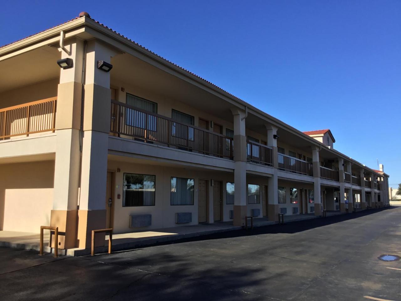 Days Inn By Wyndham Near Seaworld San Antonio Ngoại thất bức ảnh
